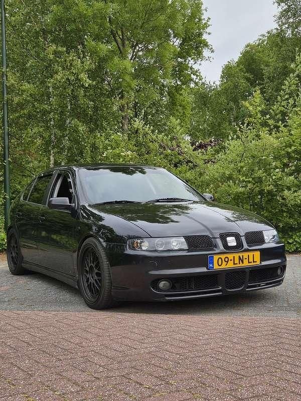 Occasion Seat Leon 179 PK (131 kW) 2003 Zwart Hatchback