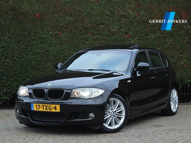 Zwart Gebruikt 2011 BMW 118 Efficient Dynamics Hatchback | € 6.900 (Iets duurder) - Afbeelding 1/4