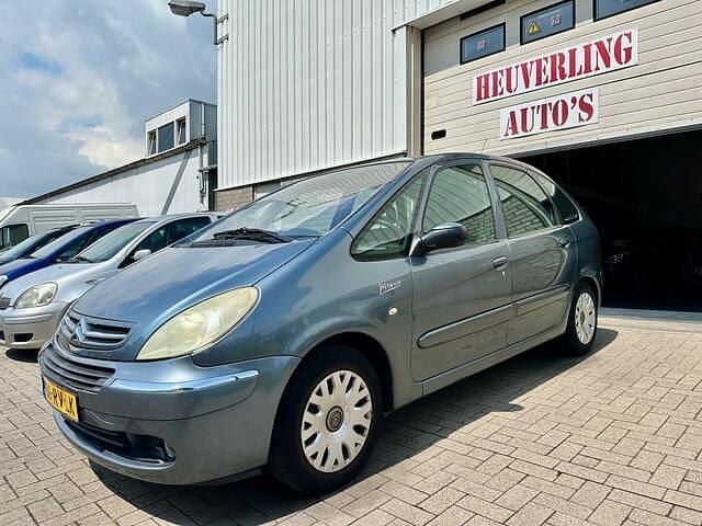 Grijs Gebruikt 2005 Citroën Xsara Picasso Attraction MPV | € 1.499 (Eerlijke prijs) - Afbeelding 1/4