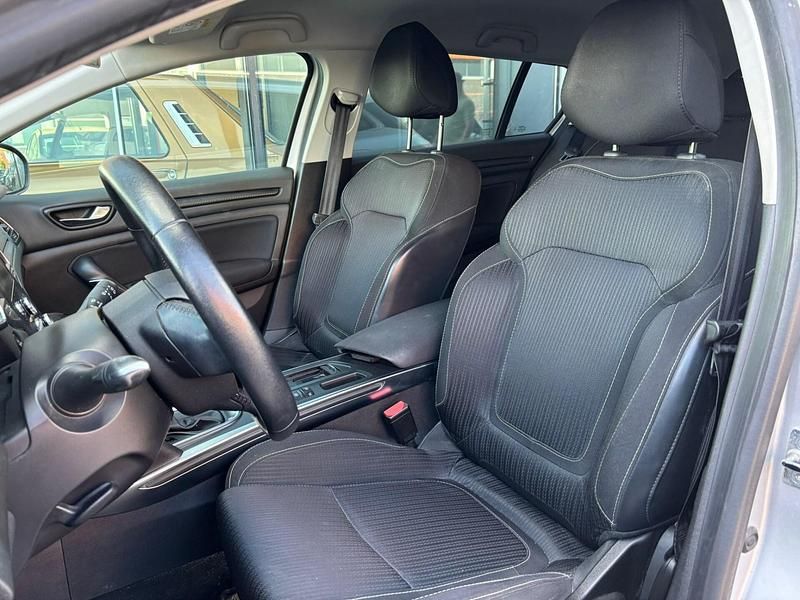 Occasion Renault Mégane GrandTour LIMITED 112 PK (82 kW) 2017 Grijs Stationwagen