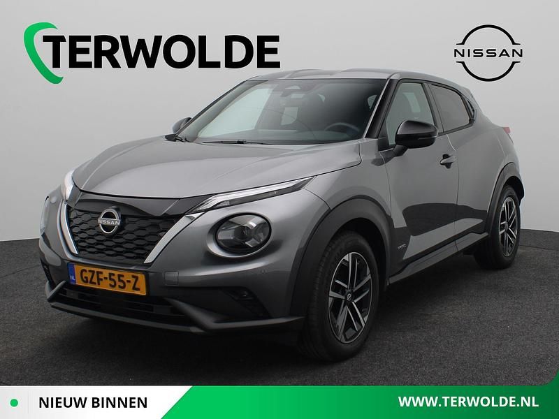 Grijs Occasion 2024 Nissan Juke N-Connecta SUV | € 25.445 (Eerlijke prijs) - Afbeelding 1/4