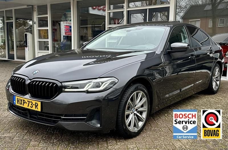 Grijs Gebruikt 2020 BMW 530 Executive Sedan | € 29.950 (Eerlijke prijs) - Afbeelding 1/4