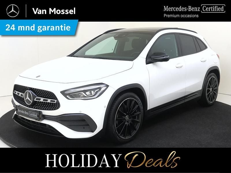 Wit Gebruikt 2020 Mercedes GLA200 AMG line SUV | € 34.945 (Iets duurder) - Afbeelding 1/4