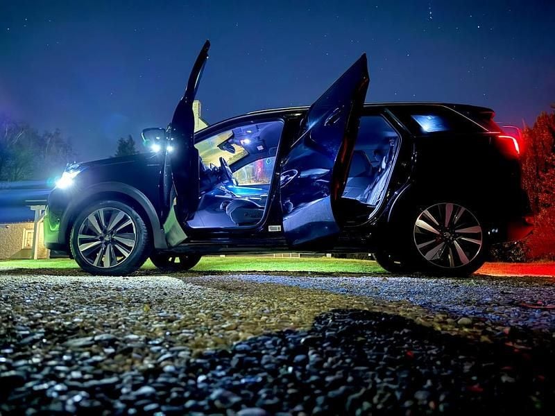 Zwart Gebruikt 2020 Peugeot 5008 Premium SUV | € 17.850 (Super prijs) - Afbeelding 1/4