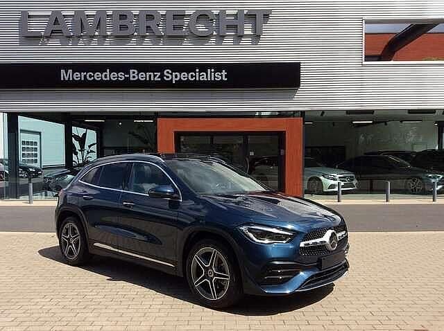 Blauw Gebruikt 2021 Mercedes GLA200 AMG line SUV | € 37.000 (Eerlijke prijs) - Afbeelding 1/4