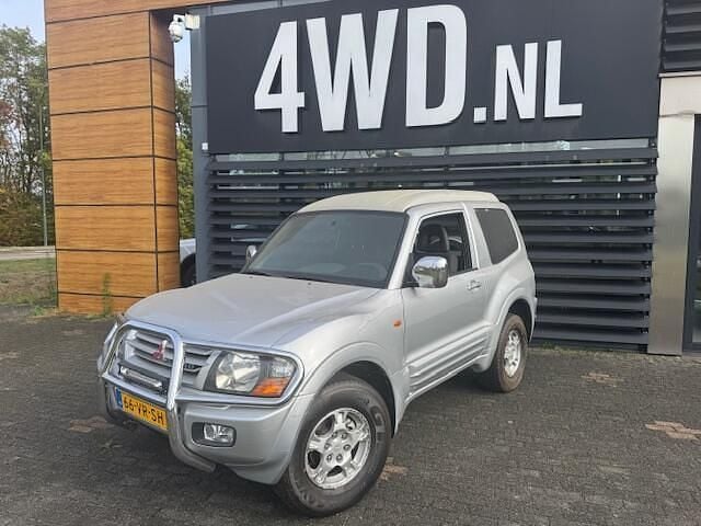 Zilver Gebruikt 2000 Mitsubishi Pajero SUV | € 3.699 (Iets duurder) - Afbeelding 1/4
