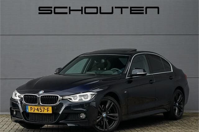Zwart Gebruikt 2017 BMW 330 M Sport Sedan | € 25.900 (Eerlijke prijs) - Afbeelding 1/3