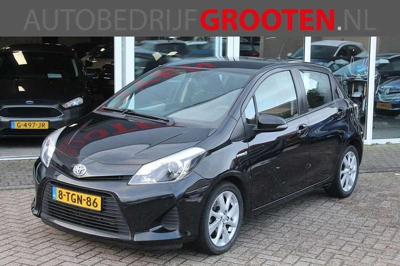 Zwart Occasion 2014 Toyota Yaris Hybrid Hatchback | € 11.888 (Eerlijke prijs) - Afbeelding 1/4