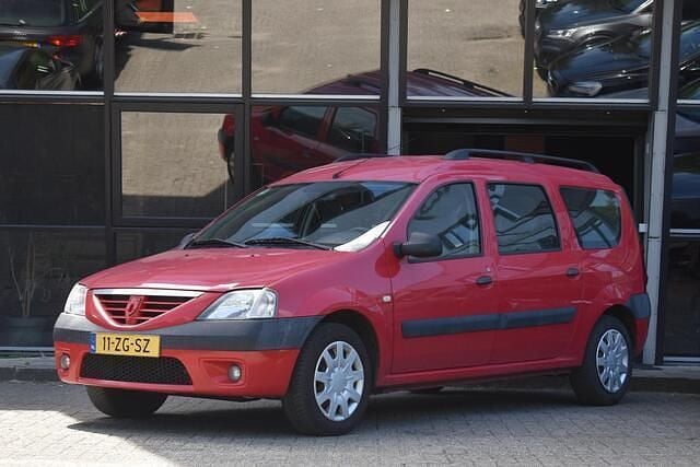 Occasion Dacia Logan MCV Lauréate 105 PK (77 kW) 2008 Rood MPV