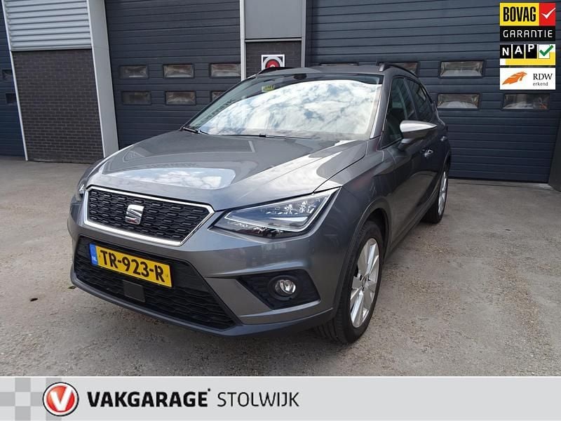 Grijs Gebruikt 2017 Seat Arona XCELLENCE SUV | € 13.750 (Iets duurder) - Afbeelding 1/4