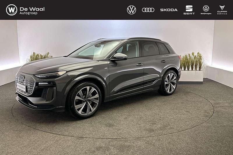 Grijs Nieuw 2025 Audi Q6 e-tron Advanced SUV | € 66.989 (Super prijs) - Afbeelding 1/4
