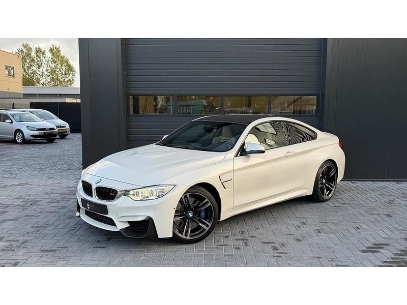 Wit Gebruikt 2016 BMW M4 Comfort Edition Coupé | € 44.995 - Afbeelding 1/4