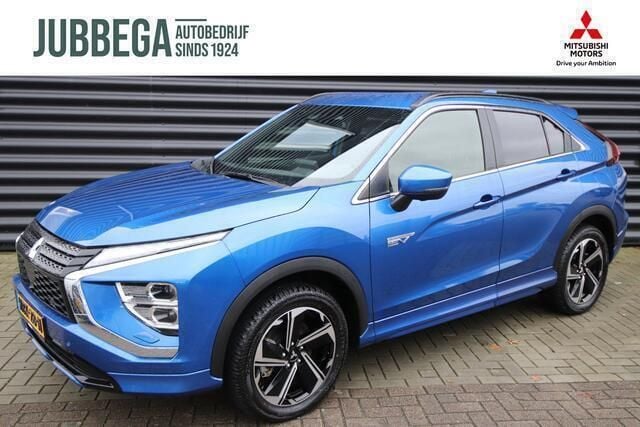 Lightning blue (blauw metallic) Gebruikt 2023 Mitsubishi Eclipse Cross SUV | € 31.395 (Iets duurder) - Afbeelding 1/4