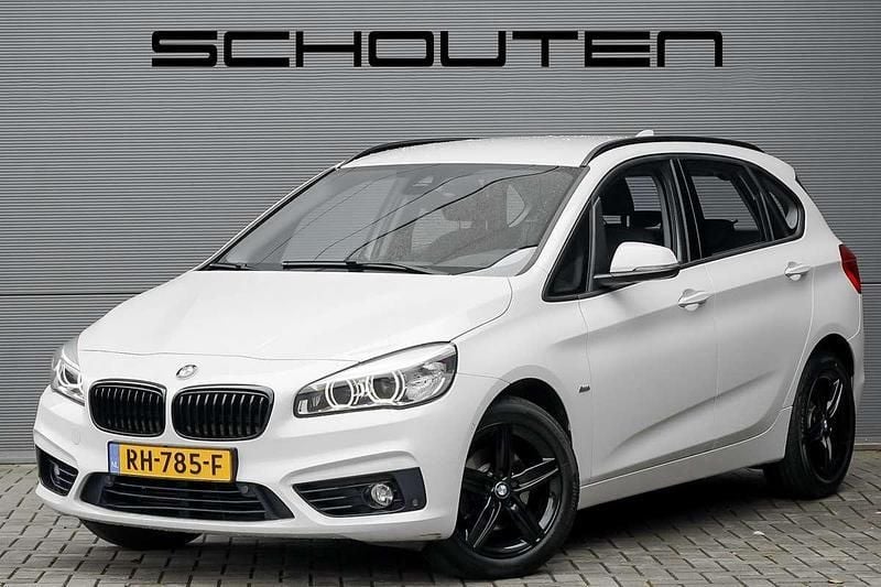 Wit Gebruikt 2017 BMW 218 Active Tourer Sport Line MPV | € 15.400 (Eerlijke prijs) - Afbeelding 1/4