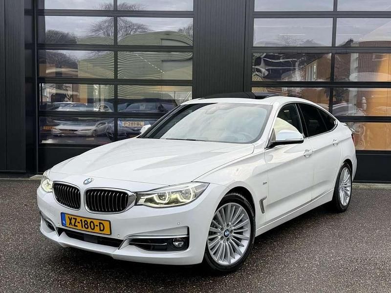 Wit Occasion 2017 BMW 330 Gran Turismo Luxury Line Hatchback | € 23.999 - Afbeelding 1/4