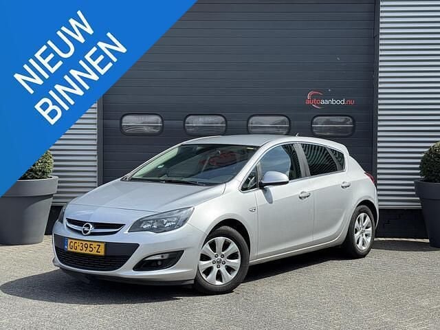 Grijs Gebruikt 2015 Opel Astra Edition Hatchback | € 6.490 (Goede deal) - Afbeelding 1/4