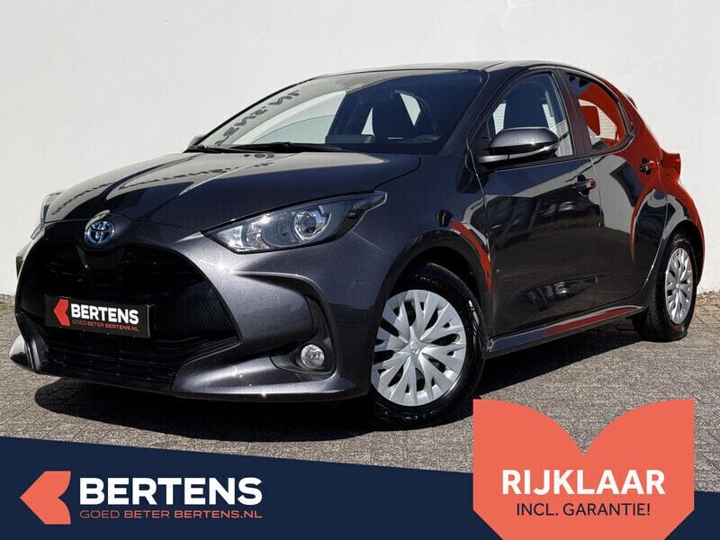 Grijs Nieuw 2024 Toyota Yaris Hybrid Active Hatchback | € 22.895 (Super prijs) - Afbeelding 1/4