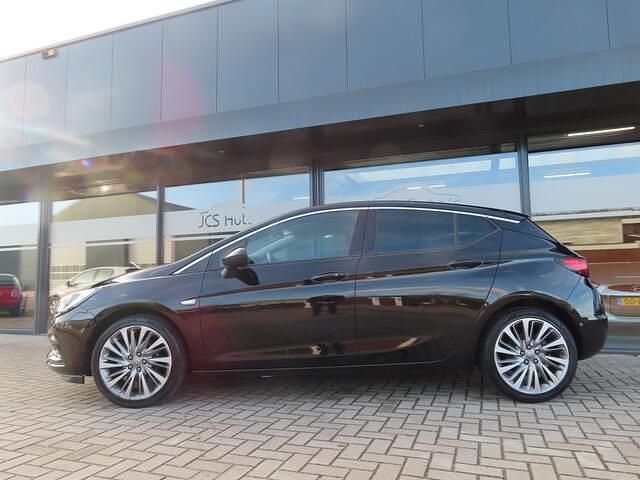 Occasion Opel Astra Innovation 150 PK (110 kW) 2019 Zwart (metallic) Hatchback