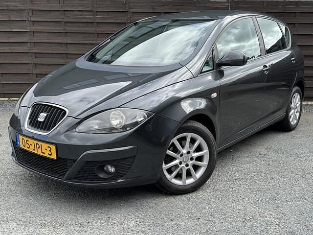 Grijs Gebruikt 2009 Seat Altea Style MPV | € 4.950 (Iets duurder) - Afbeelding 1/4