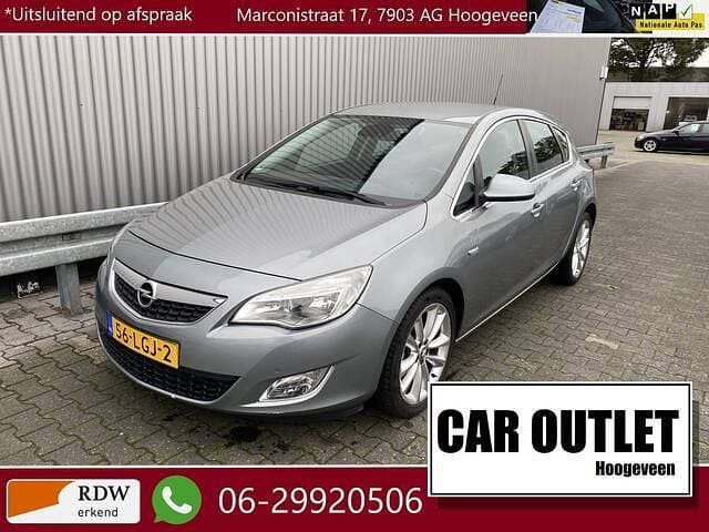 Grijs Gebruikt 2010 Opel Astra Cosmo Hatchback | € 5.450 (Eerlijke prijs) - Afbeelding 1/4