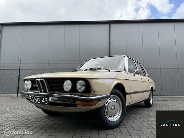 Beige Gebruikt 1975 BMW 518 Sedan | € 7.499 - Afbeelding 1/4