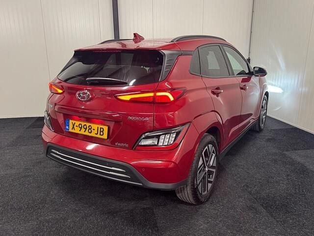 Occasion Hyundai Kona 100 kW (136 PK) 2022 Rood (metallic) SUV
