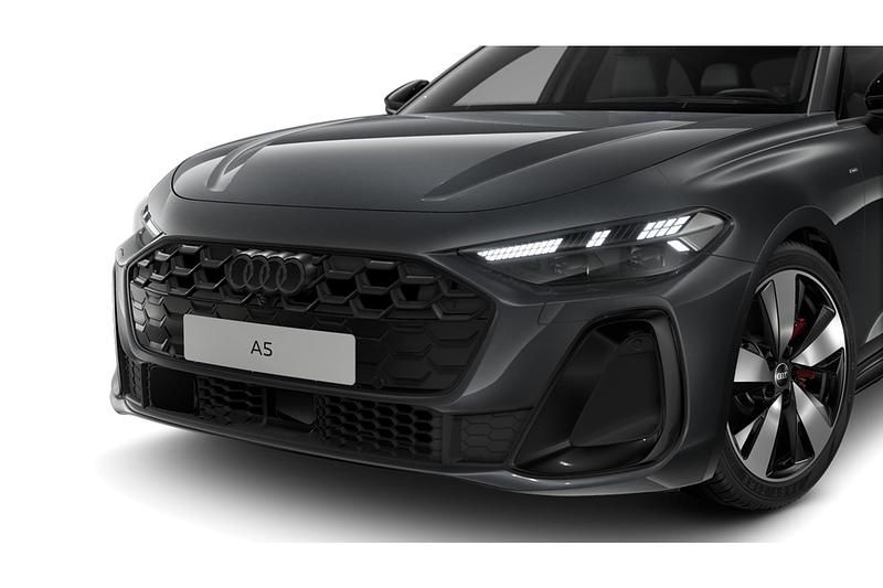 Nieuw Audi A5 Competition 2026 Daytonagrijs pareleffect Stationwagen