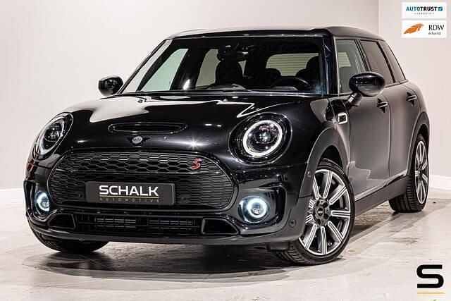 Zwart Gebruikt 2022 Mini Cooper Clubman Classic Stationwagen | € 31.950 (Eerlijke prijs) - Afbeelding 1/4