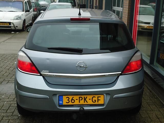 Occasion Opel Astra Enjoy 105 PK (77 kW) 2004 Grijs (metallic) Hatchback