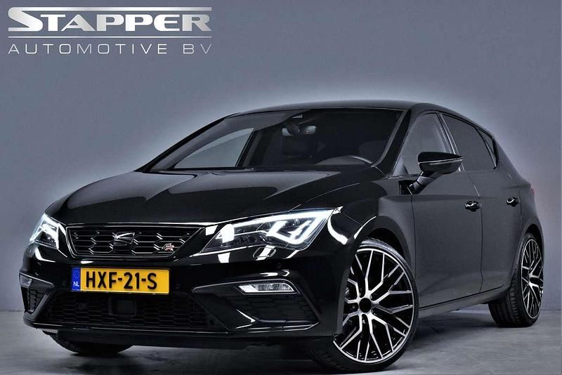 Zwart Gebruikt 2019 Seat Leon FR Stationwagen | € 20.995 (Goede deal) - Afbeelding 1/4