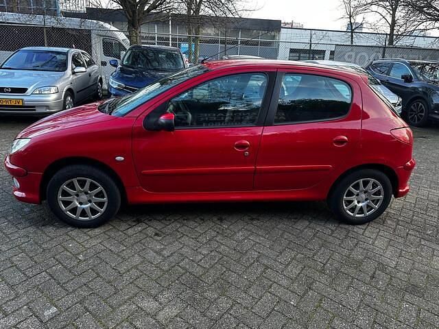 Occasion Peugeot 206 Forever 75 PK (55 kW) 2007 Rood Hatchback