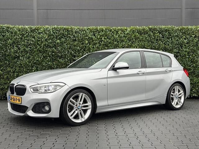 Grijs Gebruikt 2015 BMW 118 M Sport Hatchback | € 9.950 (Goede deal) - Afbeelding 1/4
