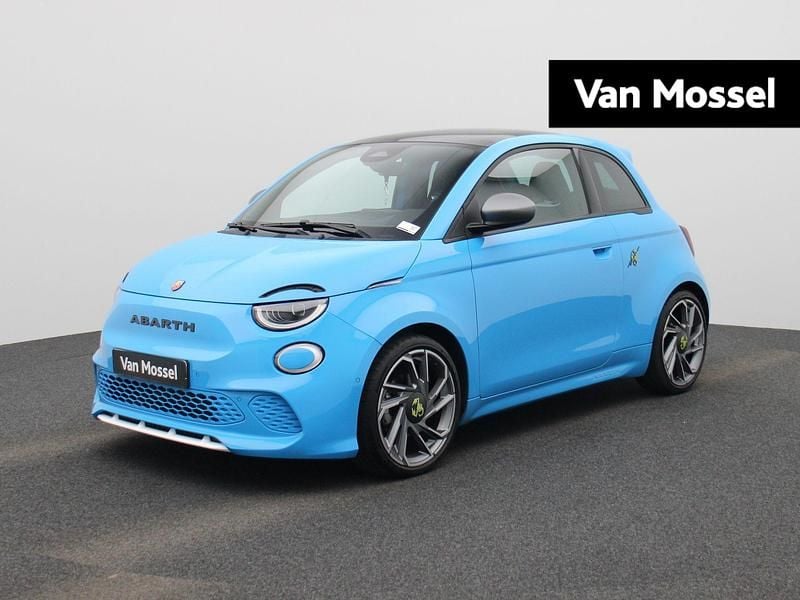 Blauw Gebruikt 2023 Abarth 500e Scorpionissima Hatchback | € 26.900 - Afbeelding 1/4