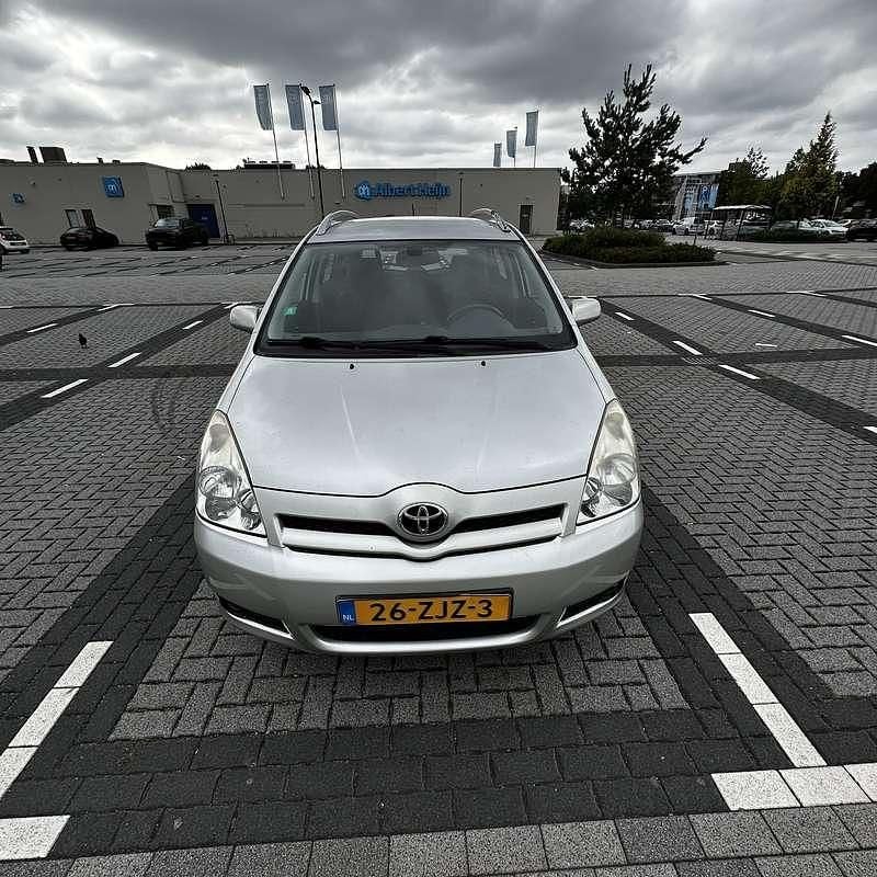 Beige Gebruikt 2005 Toyota Corolla Verso Sol MPV | € 3.099 (Goede deal) - Afbeelding 1/4