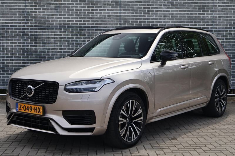 Grijs Gebruikt 2024 Volvo XC90 Ultimate SUV | € 75.399 (Eerlijke prijs) - Afbeelding 1/4