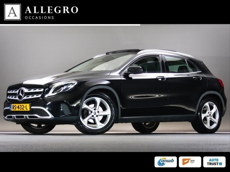 Zwart, metallic lak Gebruikt 2017 Mercedes GLA180 Ambition SUV | € 22.945 (Eerlijke prijs) - Afbeelding 1/4