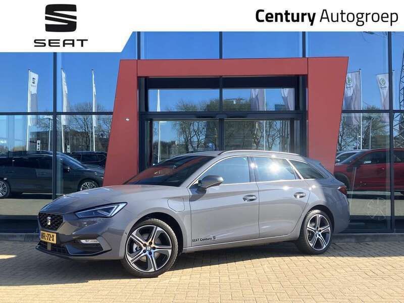 Grijs Gebruikt 2025 Seat Leon ST FR Stationwagen | € 36.800 (Iets duurder) - Afbeelding 1/4
