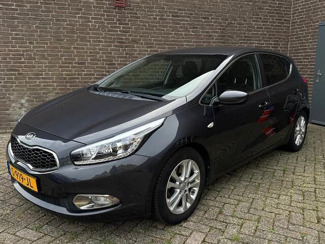 Grijs Gebruikt 2015 Kia Ceed Comfort Hatchback | € 11.440 (Iets duurder) - Afbeelding 1/4