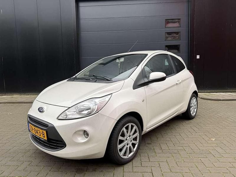 Wit (parellak) Gebruikt 2015 Ford Ka Titanium X Hatchback | € 3.450 (Goede deal) - Afbeelding 1/4