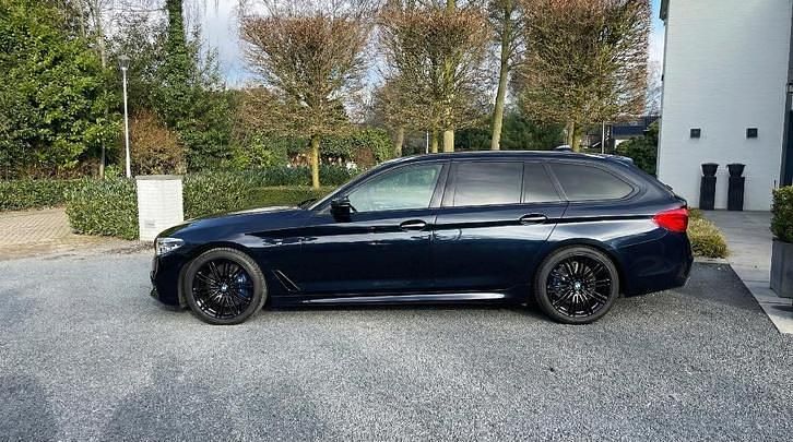 Zwart Occasion 2018 BMW 530 Executive Stationwagen | € 27.950 (Eerlijke prijs) - Afbeelding 1/4