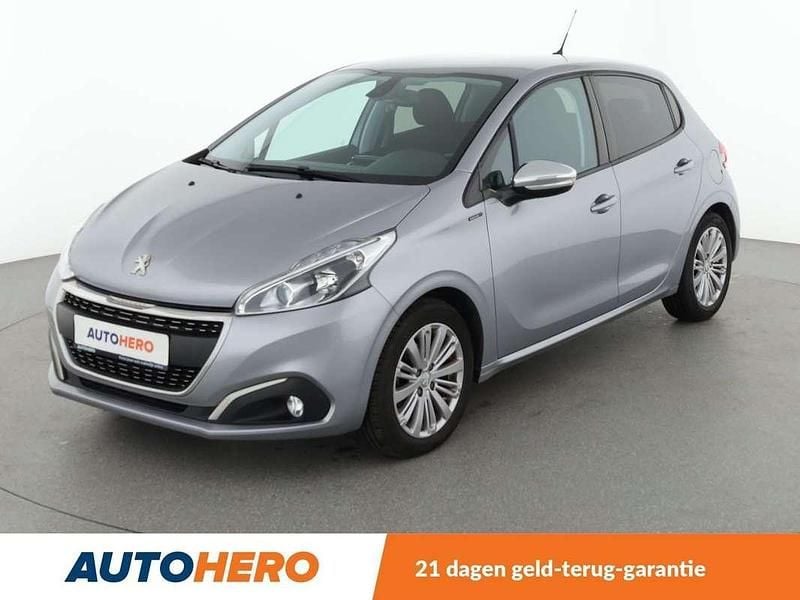 Grijs Occasion 2019 Peugeot 208 Signature Sky Hatchback | € 10.149 (Super prijs) - Afbeelding 1/3
