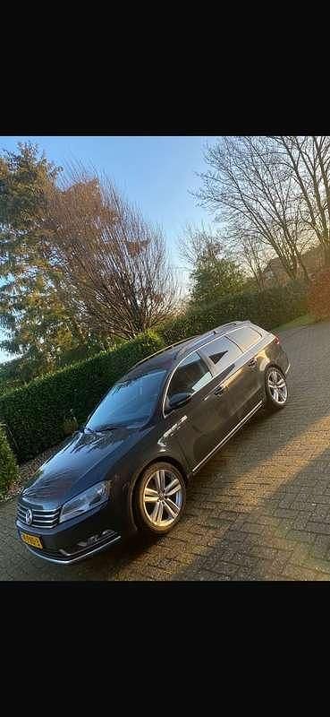 Grijs Occasion 2011 VW Passat Comfortline Stationwagen | € 6.000 (Eerlijke prijs) - Afbeelding 1/4