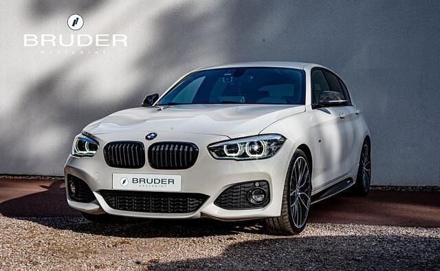 Wit Gebruikt 2017 BMW 118 M Performance Hatchback | € 20.950 - Afbeelding 1/4