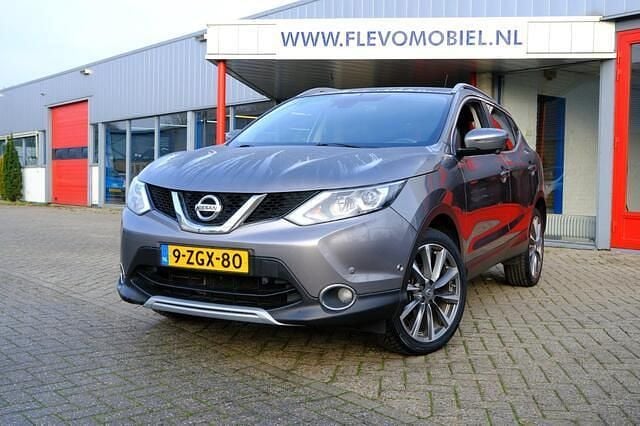 Grijs Gebruikt 2015 Nissan Qashqai Tekna SUV | € 9.950 (Goede deal) - Afbeelding 1/4