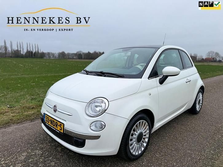 Wit Occasion 2010 Fiat 500 Lounge Hatchback | € 4.650 (Eerlijke prijs) - Afbeelding 1/4