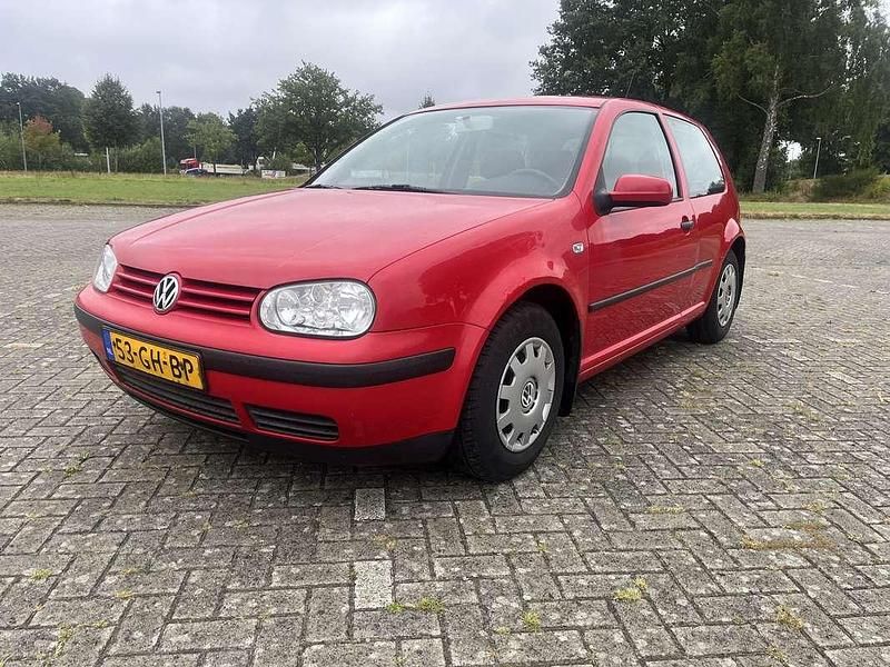 Rood Gebruikt 2000 VW Golf IV Trendline Hatchback | € 1.725 (Eerlijke prijs) - Afbeelding 1/4