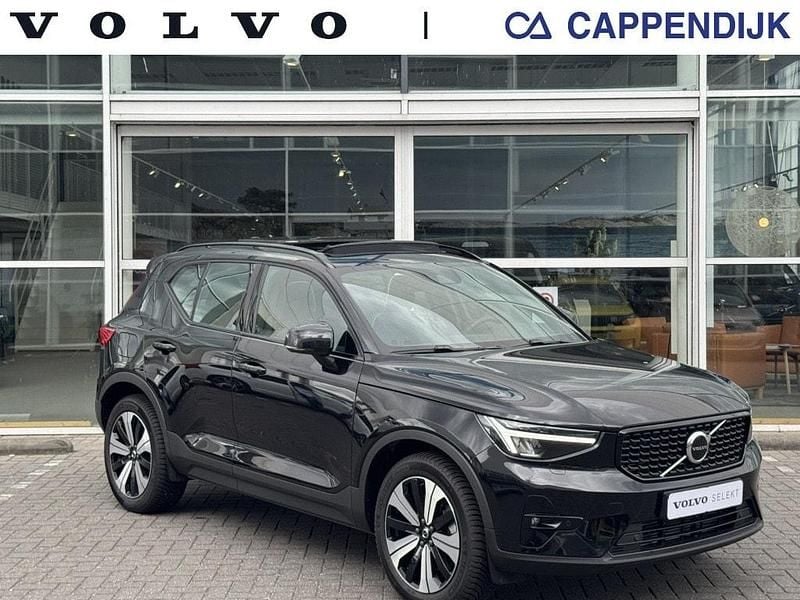 Zwart Gebruikt 2023 Volvo XC40 Ultra SUV | € 43.950 (Duur) - Afbeelding 1/4