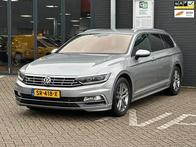 Grijs Gebruikt 2018 VW Passat Highline Stationwagen | € 11.995 (Eerlijke prijs) - Afbeelding 1/4