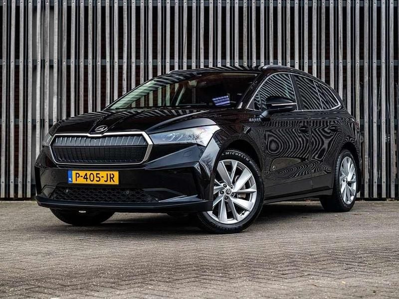 Zwart Occasion 2022 Skoda Enyaq iV SUV | € 16.577 (Super prijs) - Afbeelding 1/4