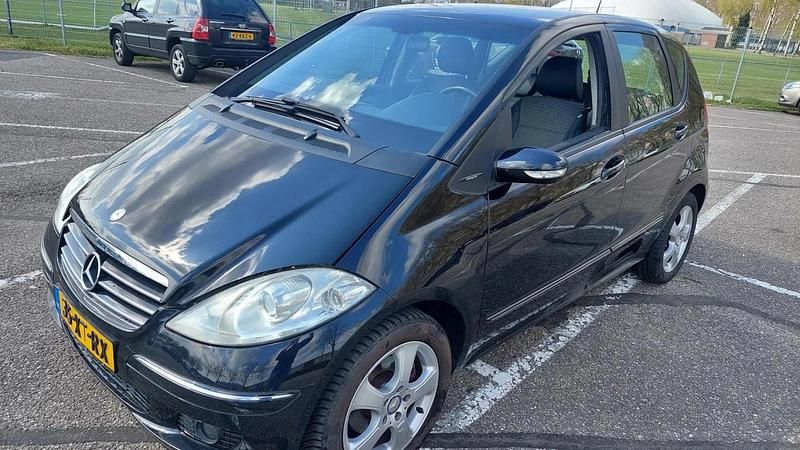 Zwart (metallic) Gebruikt 2007 Mercedes A150 Avantgarde MPV | € 1.750 (Super prijs) - Afbeelding 1/4
